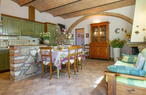 Gambassi Terme Villa | Apartment in villa with pool, WIFI, A/C, TV, terrace, panoramic view, close to San Gimignano
