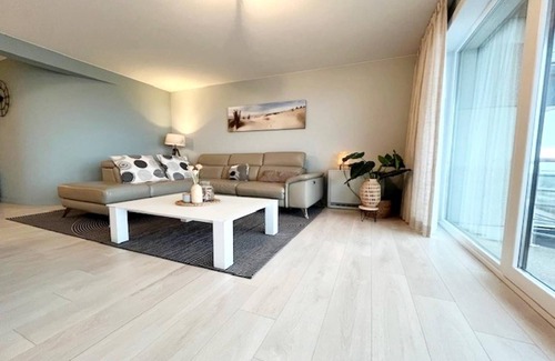 Wenduine Apartment | Apartment in Wenduine with Stunning Sea Views
