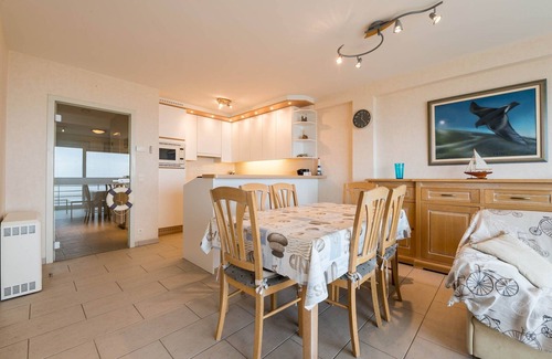 Koksijde-Bad Apartment | Apartment in Zeedijk with Sea View