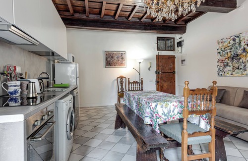 Sant' Ambrogio Apartment | Apartment 'Irene and Elena House - Florence' with Wi-Fi and Air Conditioning