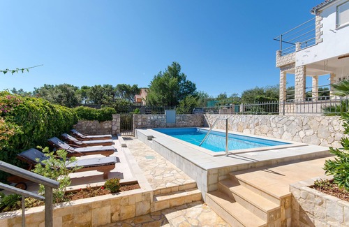 Rogac Apartment | Apartment Jakov (10721-A1) - Rogac - island Solta