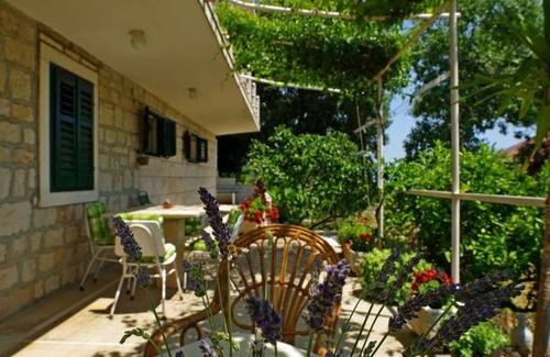 Novo Selo Apartment | Apartment Jasna - cozy apartment in a peaceful area A1 Selca, Island Brac