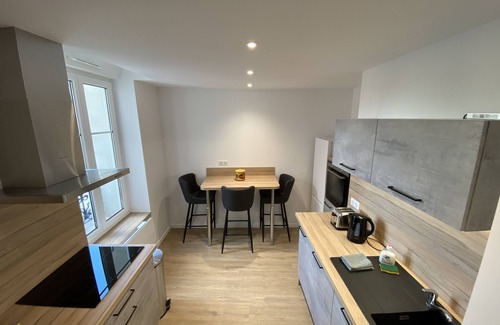 Contrexeville Apartment | Apartment-Jeannot-en Ville-Shower-City view