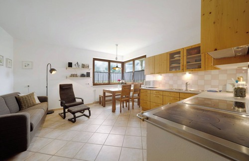 San Pancrazio Apartment | Apartment 'Kati´s Haus' with Mountain View, Private Terrace and Shared Garden