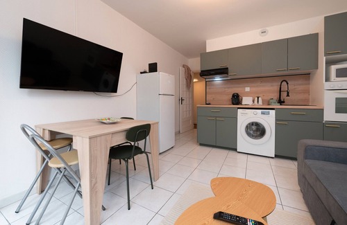 Lorient Apartment | Apartment 'Kerjulaude' with Private Garden and Wi-Fi - by Breizh key