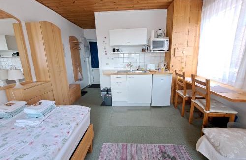 Serrahn Apartment | Apartment Kletterrose, Seenähe, Mecklenburgische Seenplatte