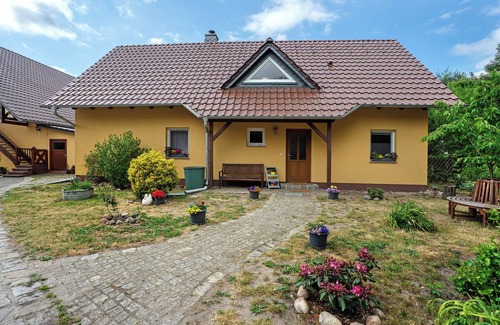 Schmogrow Apartment | Apartment 'Kornblume' with Shared Garden, Balcony and Wi-Fi