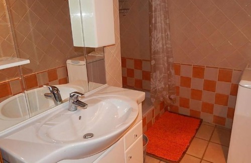 Chateauroux-les-Alpes Apartment | Apartment La Ferme des Ecrins in Embrun - 6 persons, 3 bedrooms
