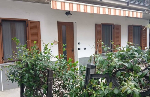 Laveno Apartment | Apartment 'La Meridiana Lago Maggiore 2' with Mountain View, Wi-Fi and Air Conditioning