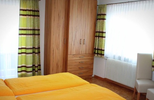 Tiefgraben Apartment | Apartment lake view. 1 Stock - Pension Winter Am Irrsee 4 Edelweiss