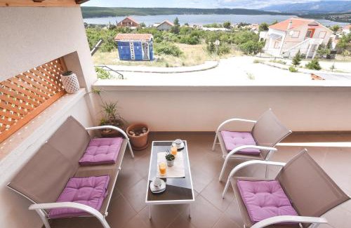 Gornji Karin Apartment | Apartment Larisa