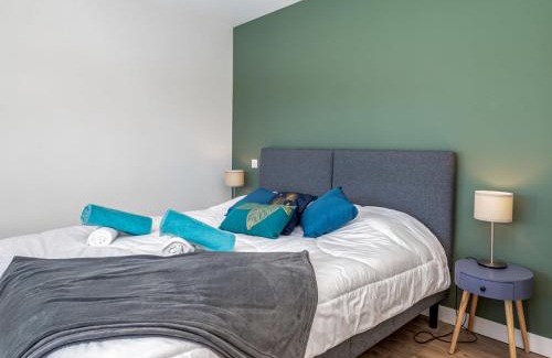 Riou - Petit Juas - Av de Grasse Apartment | Apartment Le Palladio by Interhome