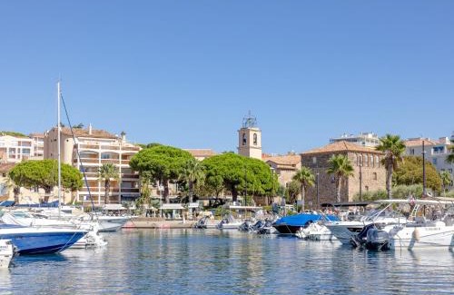 Sainte-Maxime City Centre Apartment | Apartment Les Sirènes by Interhome