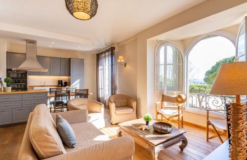 Sainte-Maxime City Centre Apartment | Apartment Les Sirènes by Interhome