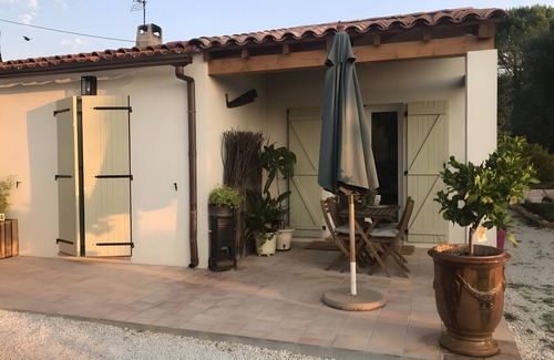 Cotignac Apartment | Apartment 'Les Tarentes' with Mountain View, Shared Pool and Wi-Fi