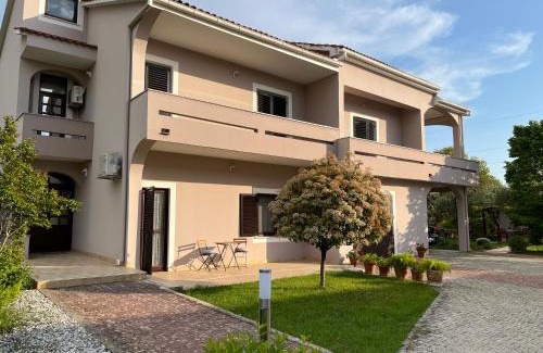 Crno Apartment | Apartment Lina