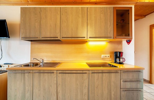 Molten Apartment | Apartment "Lingerhof - Alpenrose" with Mountain View, Shared Garden & Wi-Fi