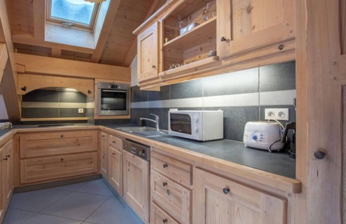 Taninges Apartment | Apartment 'Lou Betandy - 9 Pers' with Mountain View, Private Garden and Wi-Fi