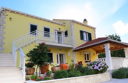 Cavtat Villa | Apartment Lucy Sleeps 2 (1 Bedroom),750 m from the center