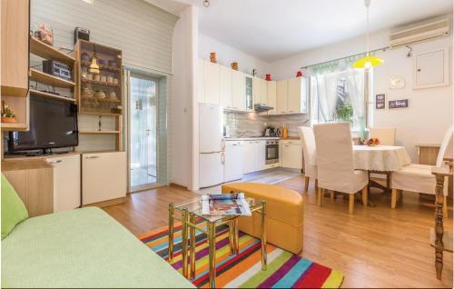 Dugis Apartment | Apartment Makarska Lxxxi