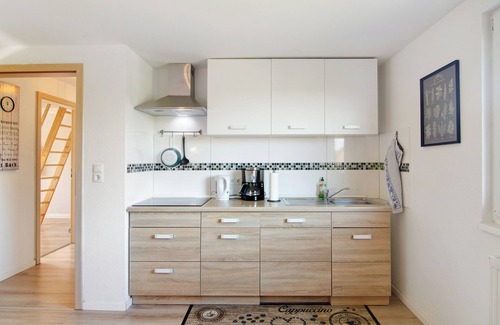 Heppens Apartment | Apartment "Mansarde" close to the Sea with Wi-Fi
