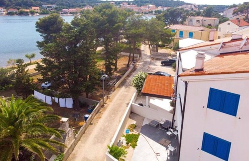 Verunic Apartment | Apartment Marin - 30 m from sea : - Verunic, Island Dugi otok, Croatia