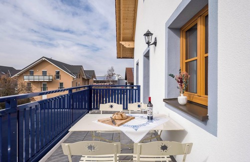 Gilching Apartment | Apartment 'Maria' at the Schloegelhof with Wi-Fi & Balcony
