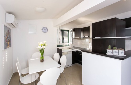Montovjerna Apartment | Apartment Marlo