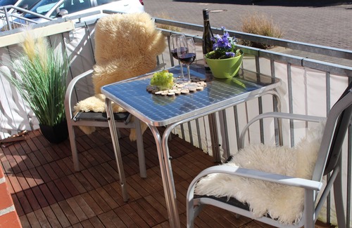 Kalifornien Apartment | Apartment Michel from the dike, unique location, beach of California Baltic Sea