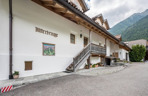 Anterselva Apartment | Apartment 'Mitterbruggehof Silberdistel' with Mountain View, Shared Garden and Wi-Fi
