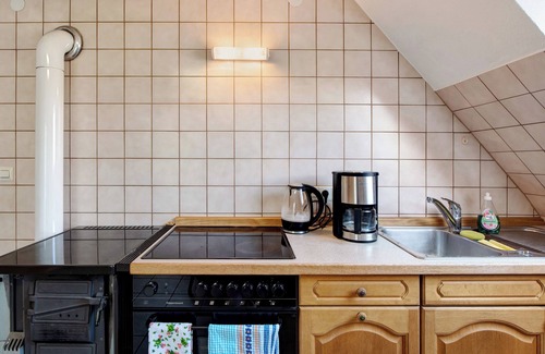 Auggen Apartment | Apartment 'Monika' with Shared Garden, Balcony and Wi-Fi