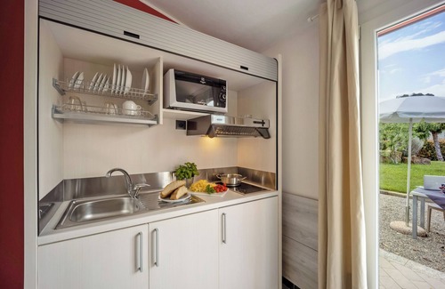 Poggi Apartment | Apartment 'Monolocale Rebi' with Shared Pool, Garden and Wi-Fi