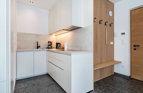 Valdaora di Mezzo Apartment | Apartment 'Mountain Meadows Apt 2' with Mountain View, Private Terrace and Wi-Fi