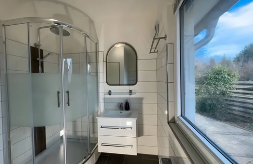 Neuhof Apartment | Apartment 'Nr 5c' with Shared Garden and Wi-Fi