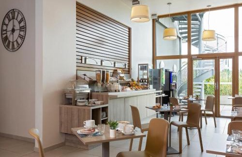 Annemasse Hotel | Apartment Near Geneva with Parking