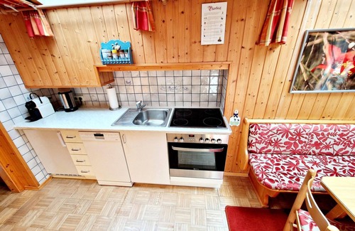 Tropolach Apartment | Apartment near the Gondelbahn with shared pool