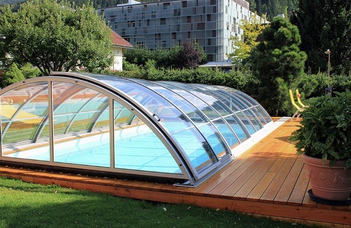 Tropolach Apartment | Apartment near the Gondelbahn with shared pool