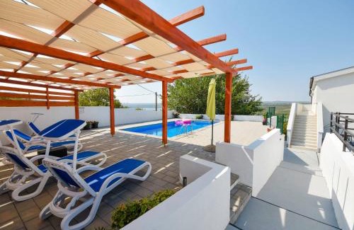 Krusevo Apartment | Apartment Nina by Interhome