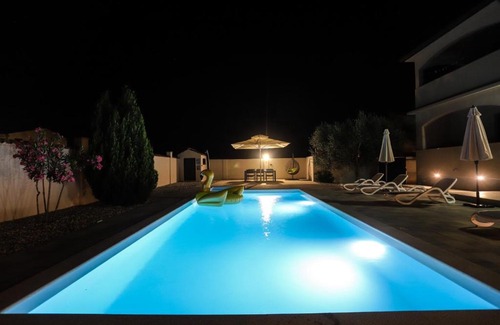 Gedici House | Apartment Nina with private pool