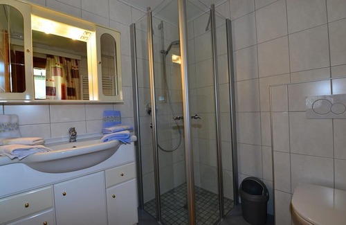 Tropolach Apartment | Apartment no. 3/2 bedrooms / shower, bath / WC - Haus Brandner