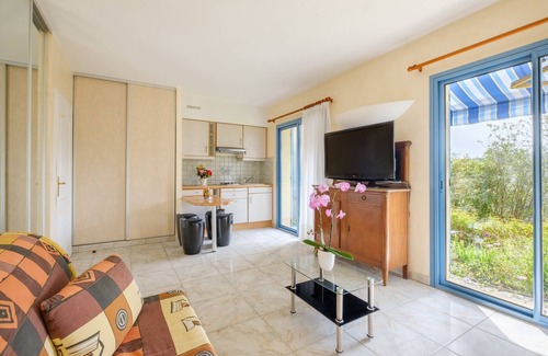 Chateauneuf-Grasse Apartment | Apartment 'Number 1' with Private Pool, Private Terrace and Wi-Fi