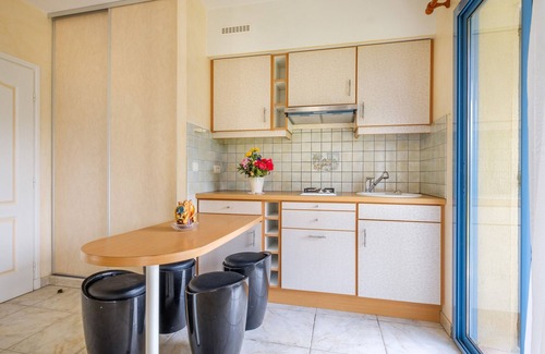 Chateauneuf-Grasse Apartment | Apartment 'Number 1' with Private Pool, Private Terrace and Wi-Fi