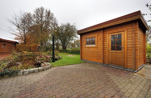 Offenbuttel Apartment | Apartment 'Offenbüttel' with Private Terrace, Shared Garden and Wi-Fi