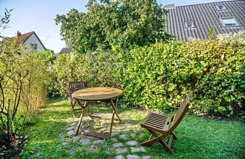 Pries Apartment | Apartment 'Öko Fewo Lachmöwe' with Balcony and Wi-Fi