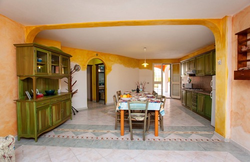 Sos Alinos Apartment | Apartment "Oleandro" with Terraces & Wi-Fi