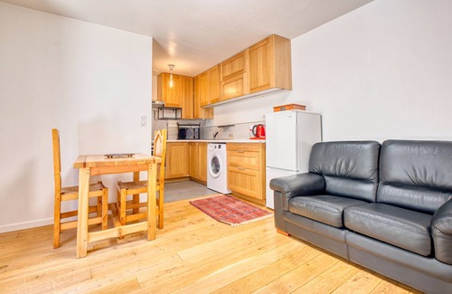 Perigueux Apartment | Apartment "Olympe" – Terrace and Garden, Ideal for Couples or Small Families
