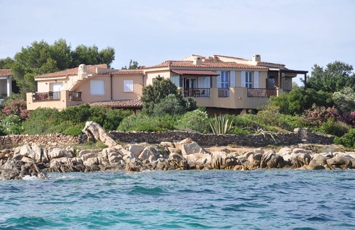 Baia Caddinas Apartment | APARTMENT ON THE BEACH IN GULF ORANGES FOR 10 PEOPLE