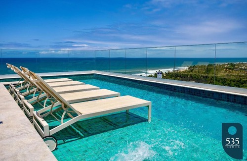 Stella Maris Apartment | Apartment on the building with a rooftop pool