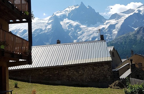 La Grave Apartment | Apartment on the ground floor in Le Chazelet facing the Meije & its glacier