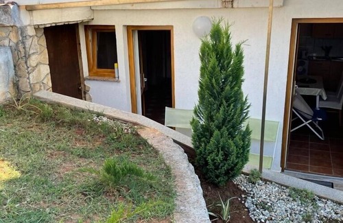 Milcetici Apartment | Apartment Pape Studio no. 2 * with terrace